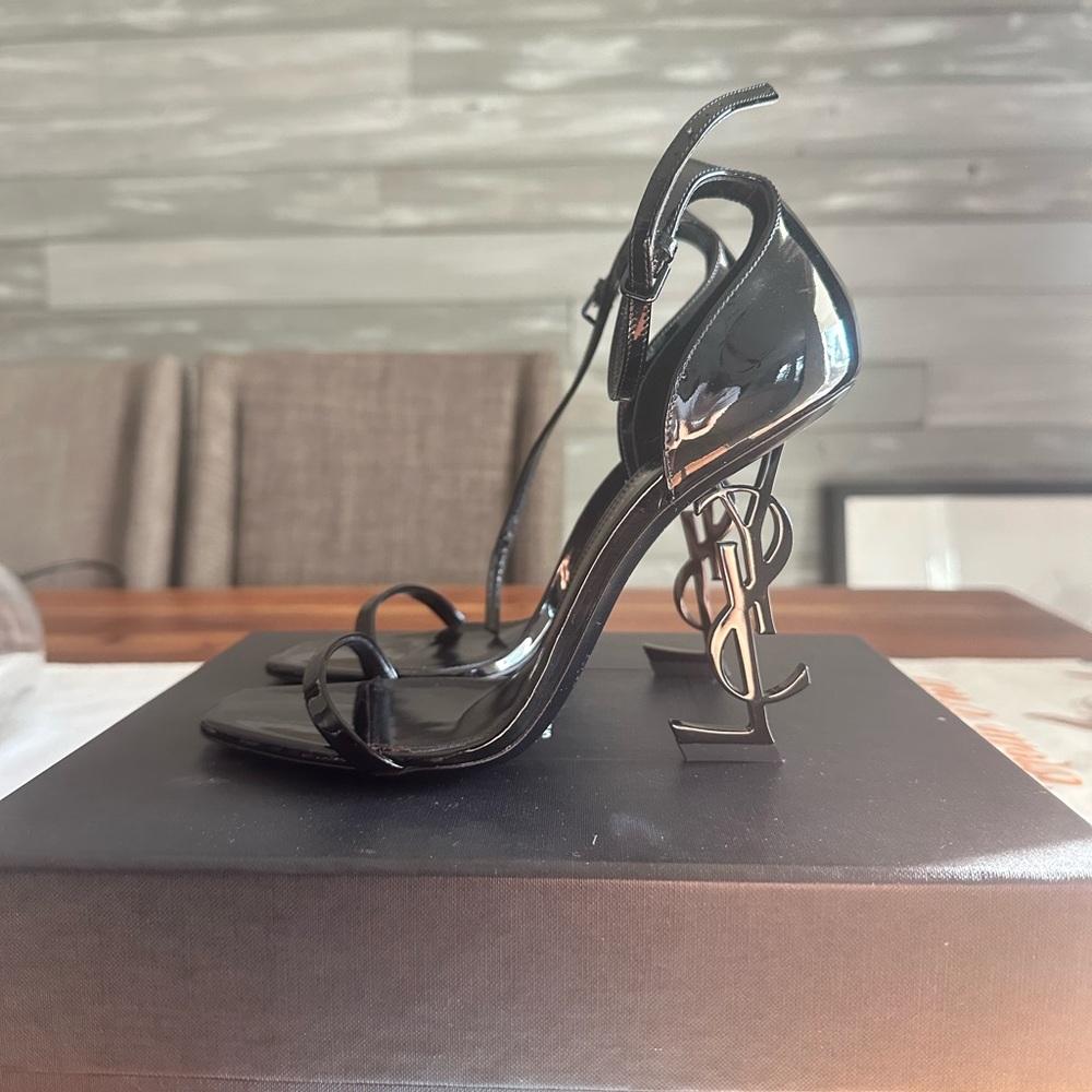 Yves Saint Laurent Black Heels with Sculpted Stiletto and Open-Toe Design
